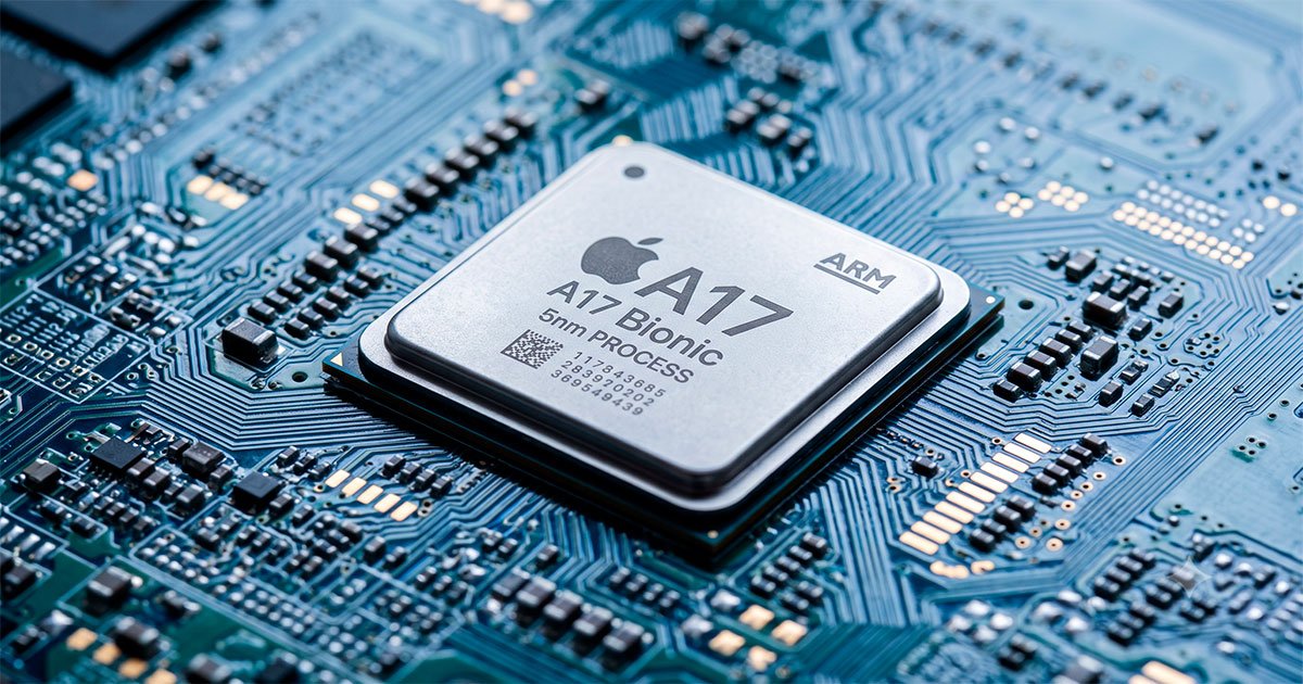 celular bom e barato 2026 - processador Close-up de chip processador de smartphone representando desempenho do celular